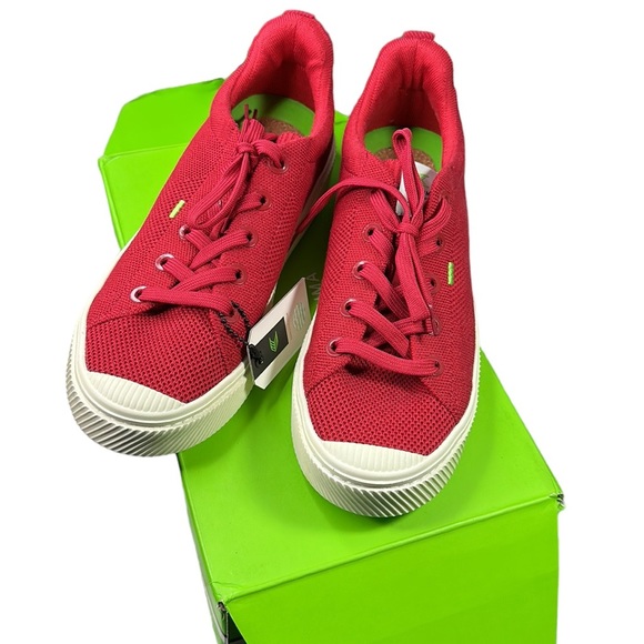 CARIUMA SNEAKERS NWT RED SIZE 10 WOMENS MENS TENNIS SHOES - Picture 1 of 13